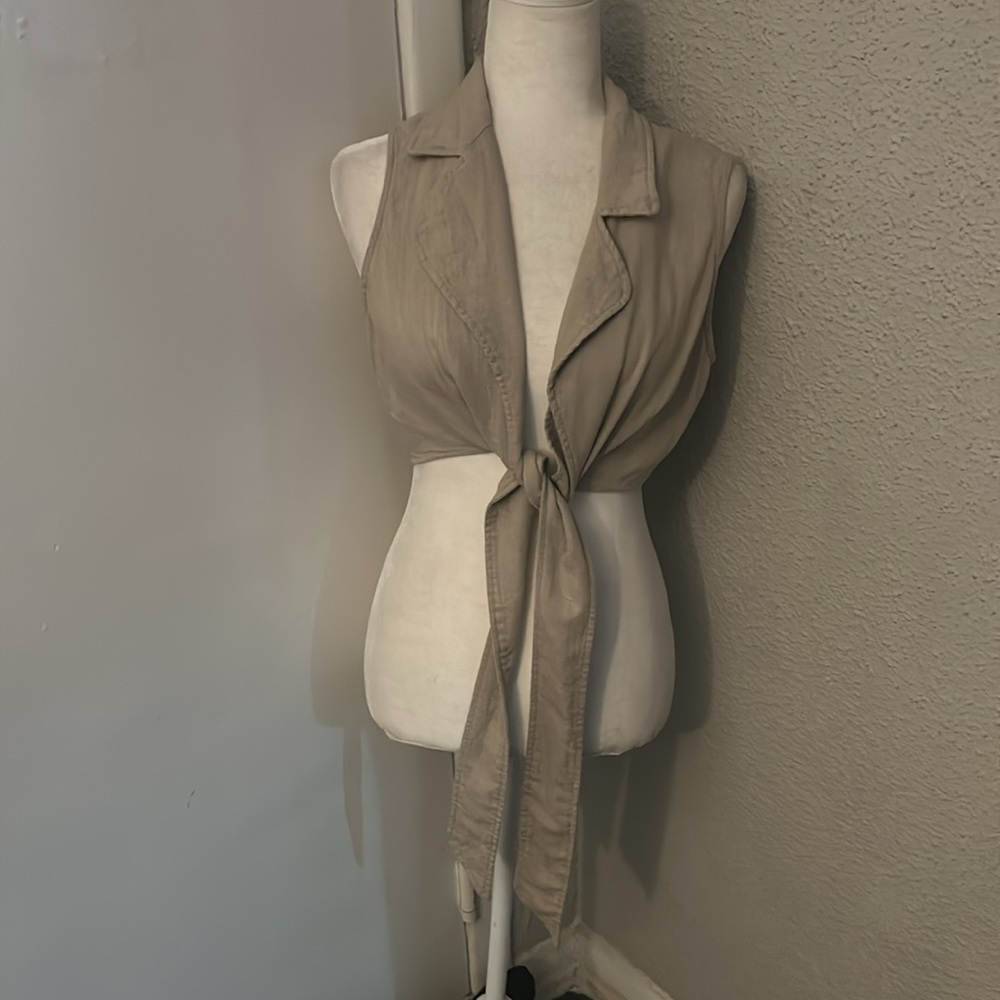 SHEIN Lapel Collar Knot Front Crop Top L Linen Summer Casual Coconut Girl Vacay